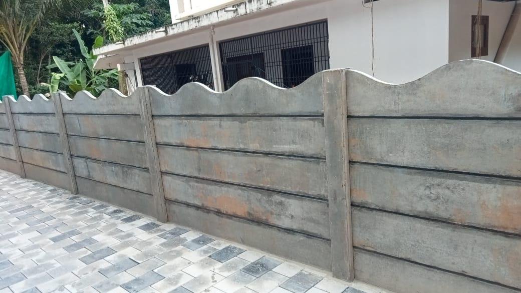 Tensioned Reinforced Concrete Wall Unit